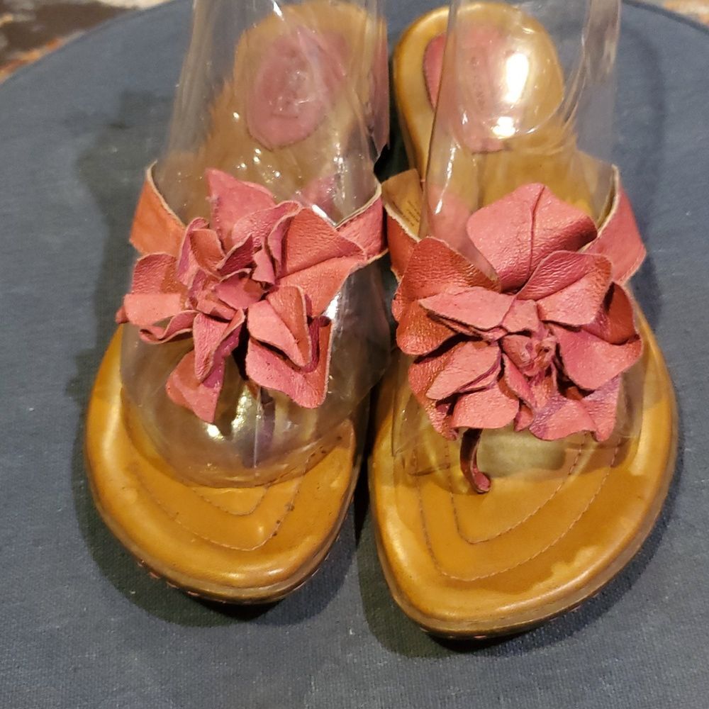 Comfy Pink Flower Merona Sandals Size 10 - Picture 2 of 7